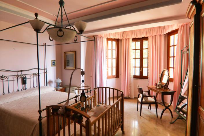 Image No.52-4 Bed Villa for sale