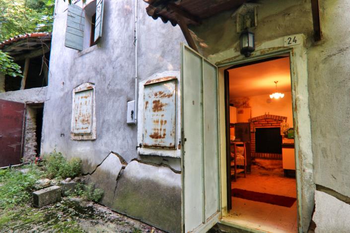 Image No.2-Maison de campagne de 5 chambres à vendre à Tregnago