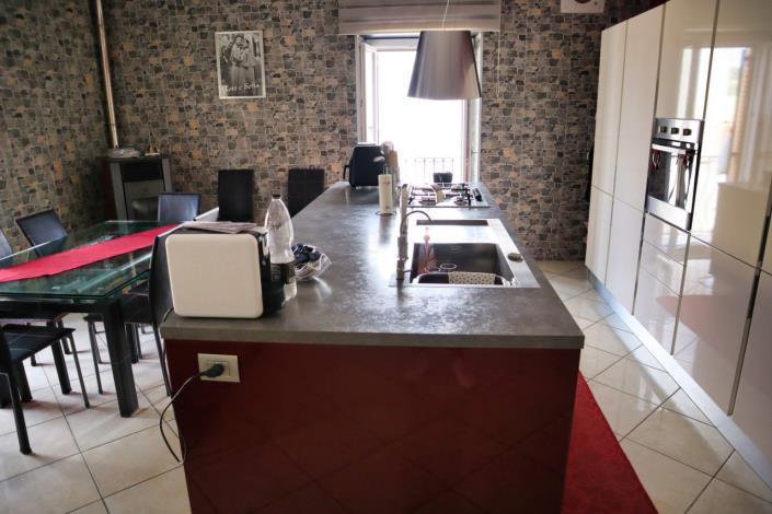 Image No.20-3 Bed Apartment for sale