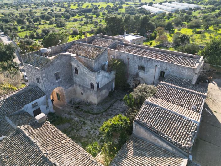Image No.3-Maison de campagne de 7 chambres à vendre à Modica
