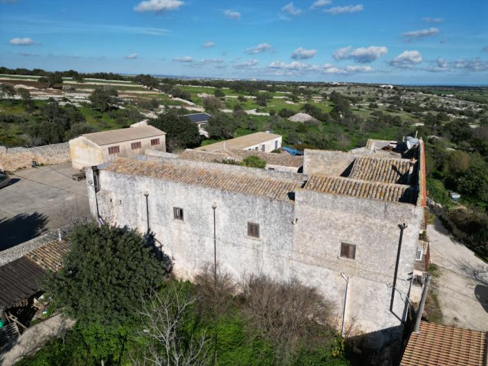 Image No.11-Maison de campagne de 7 chambres à vendre à Modica