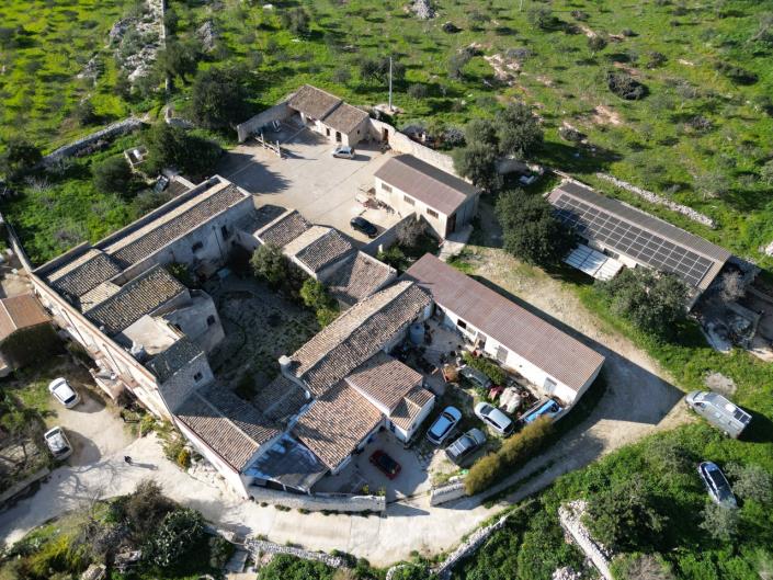 Image No.13-Maison de campagne de 7 chambres à vendre à Modica