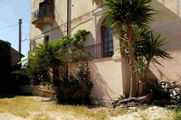 Image No.18-Maison de campagne de 7 chambres à vendre à Modica