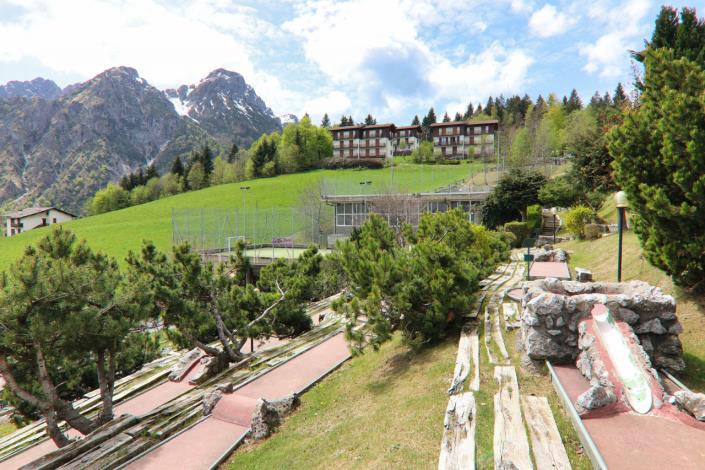 Image No.37-9 Bed Property for sale