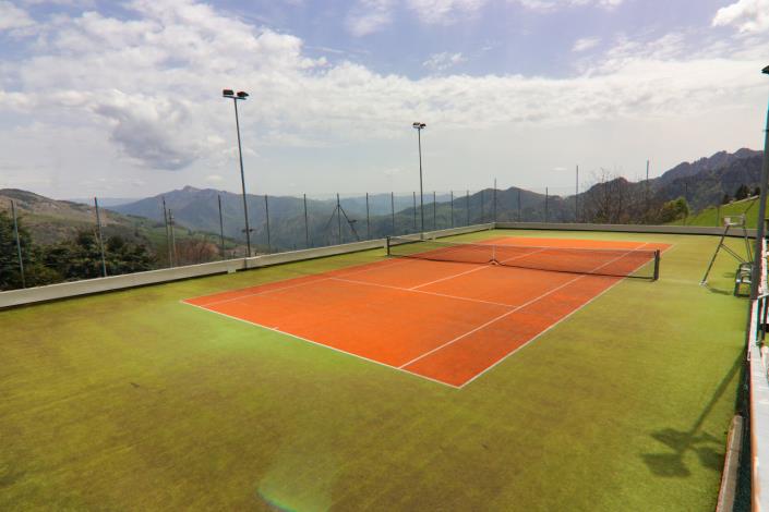 Image No.45-9 Bed Property for sale