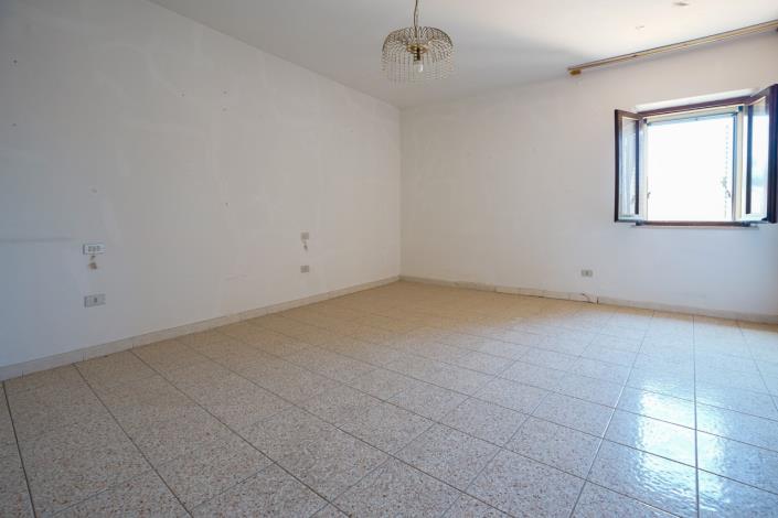 Image No.27-2 Bed Apartment for sale