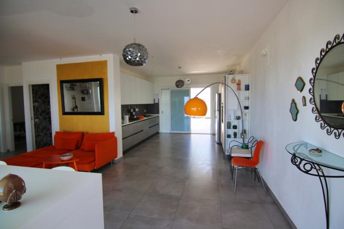 Image No.10-2 Bed Townhouse for sale