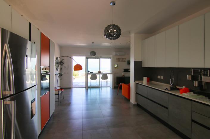 Image No.16-2 Bed Townhouse for sale