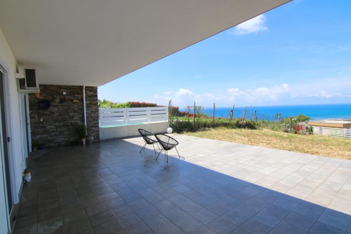 Image No.25-2 Bed Townhouse for sale