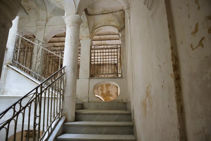 Image No.10-5 Bed Property for sale