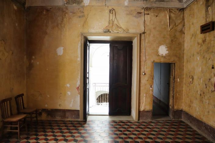 Image No.18-5 Bed Property for sale