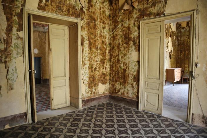 Image No.20-5 Bed Property for sale