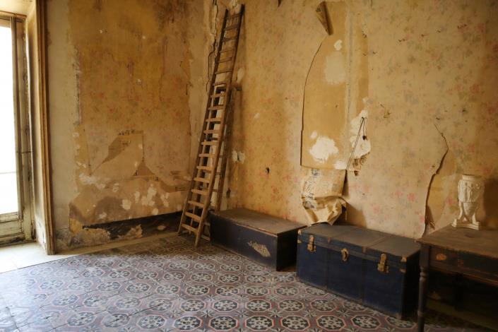 Image No.28-5 Bed Property for sale