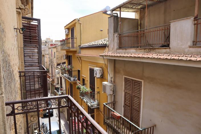 Image No.33-5 Bed Property for sale