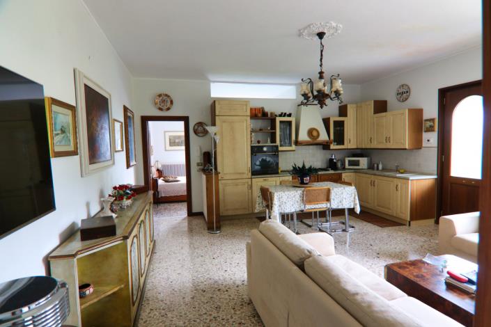 Image No.18-2 Bed Apartment for sale