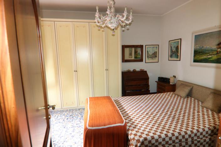 Image No.20-2 Bed Apartment for sale