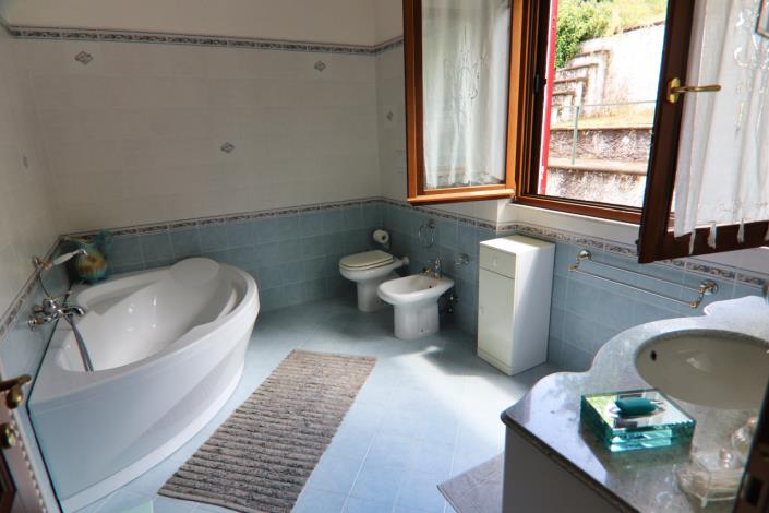 Image No.30-2 Bed Apartment for sale