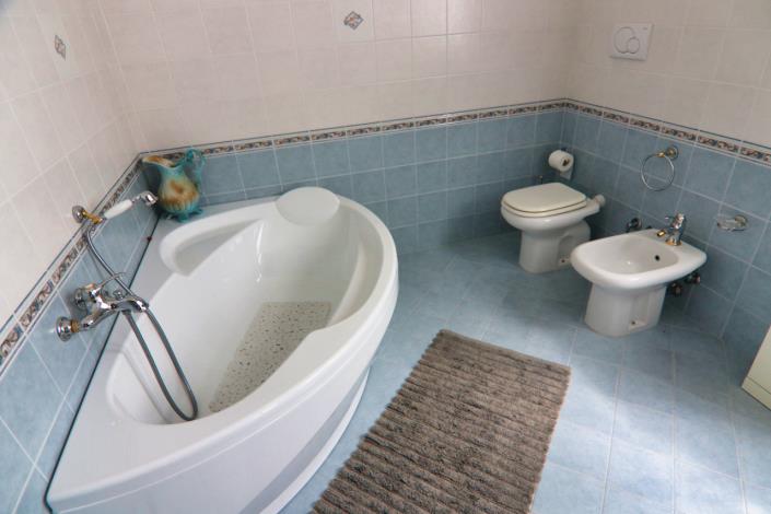 Image No.32-2 Bed Apartment for sale