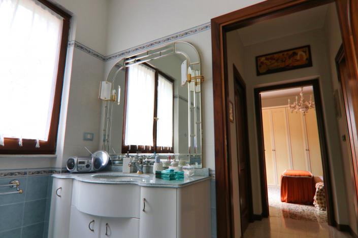 Image No.34-2 Bed Apartment for sale