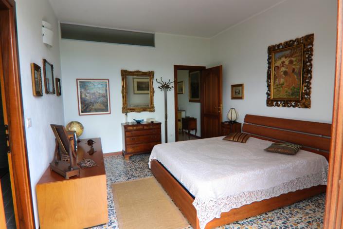 Image No.42-2 Bed Apartment for sale