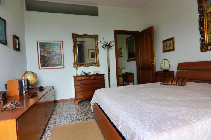 Image No.43-2 Bed Apartment for sale