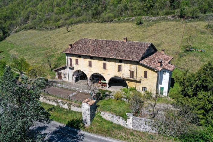 Image No.15-Propriété de 8 chambres à vendre à Idro