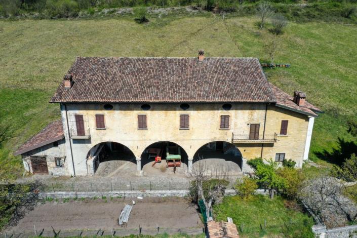 Image No.16-Propriété de 8 chambres à vendre à Idro