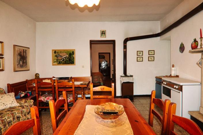 Image No.40-Propriété de 8 chambres à vendre à Idro