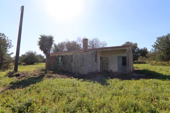 Image No.2-2 Bed Country House for sale