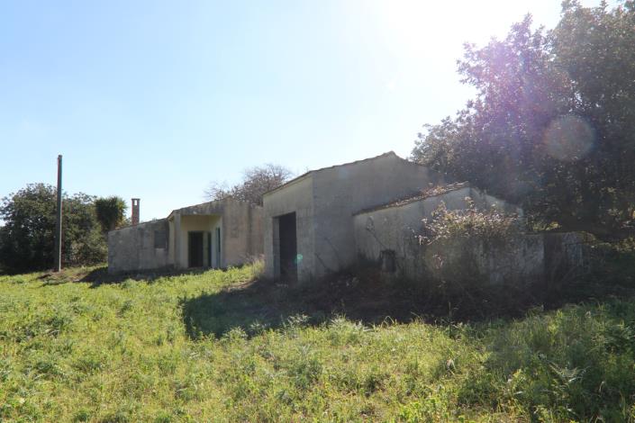 Image No.37-2 Bed Country House for sale