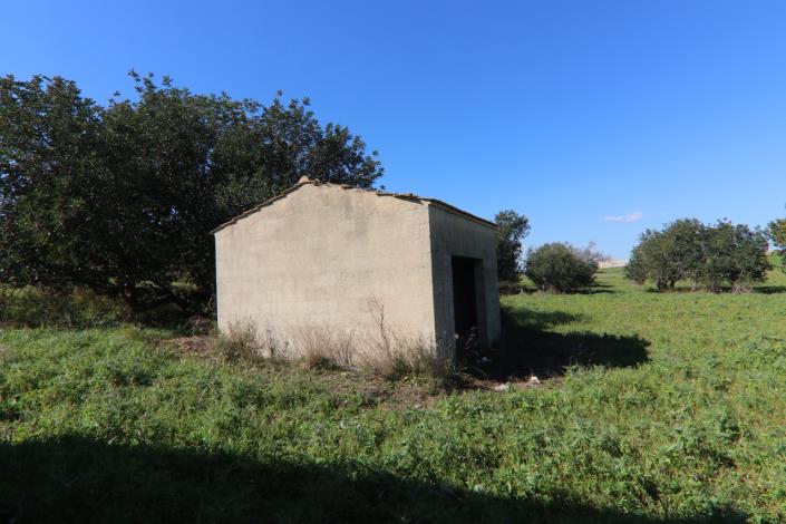 Image No.41-2 Bed Country House for sale