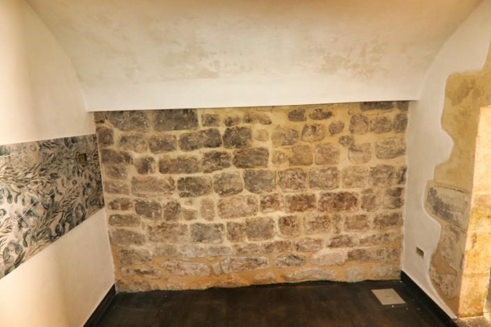 Image No.9-2 Bed Townhouse for sale