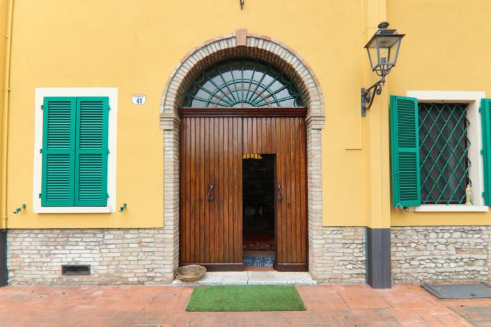 Image No.41-8 Bed Villa for sale