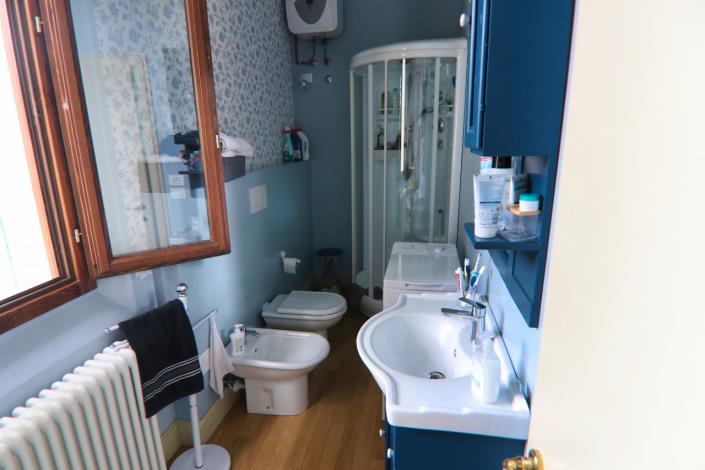 Image No.52-8 Bed Villa for sale