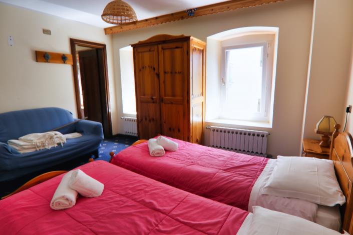 Image No.31-10 Bed Hotel for sale