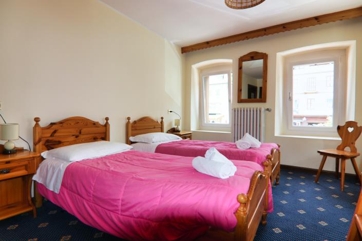 Image No.35-10 Bed Hotel for sale