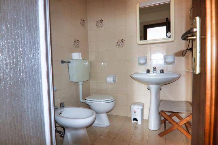 Image No.40-10 Bed Hotel for sale