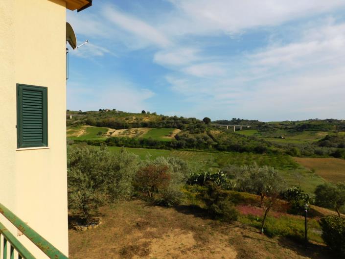 Image No.12-6 Bed Villa for sale