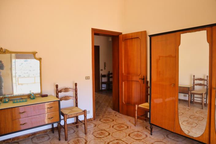 Image No.23-2 Bed Apartment for sale