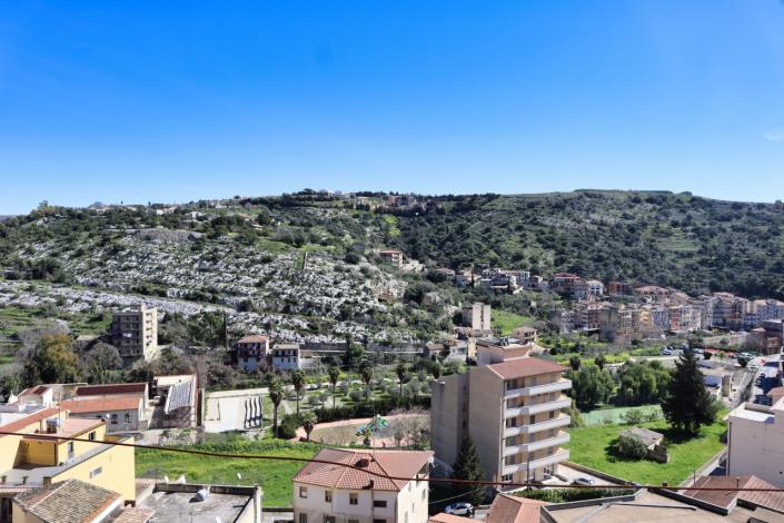 Image No.39-2 Bed Apartment for sale