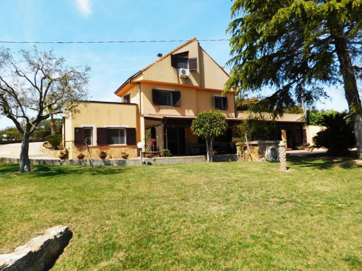 Image No.2-4 Bed Villa for sale