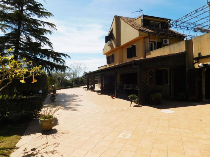 Image No.4-4 Bed Villa for sale