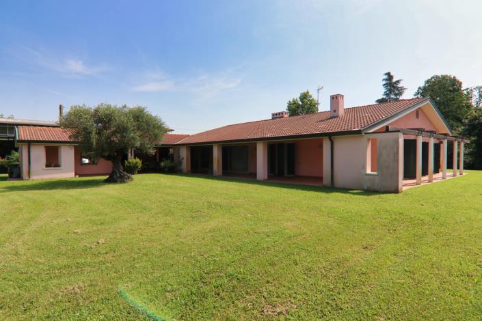 Image No.2-2 Bed Villa for sale