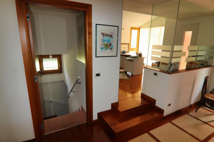 Image No.9-2 Bed Villa for sale