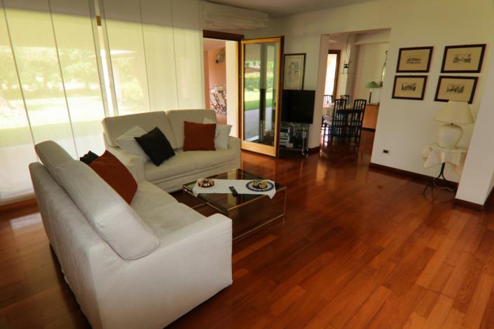 Image No.15-2 Bed Villa for sale