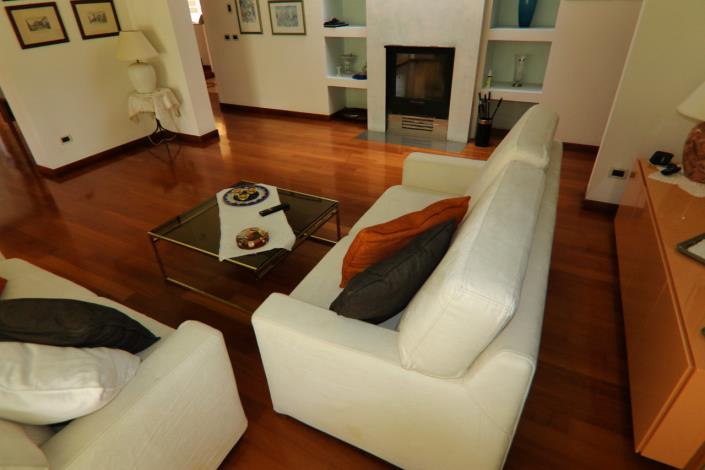 Image No.18-2 Bed Villa for sale