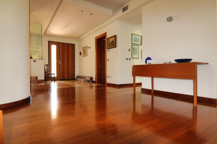 Image No.25-2 Bed Villa for sale