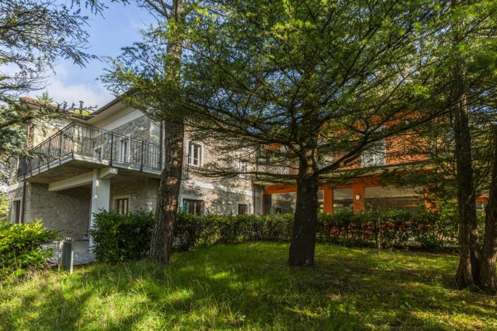 Image No.6-10 Bed Hotel for sale