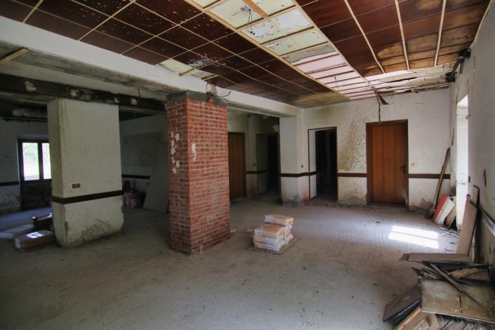 Image No.33-10 Bed Hotel for sale