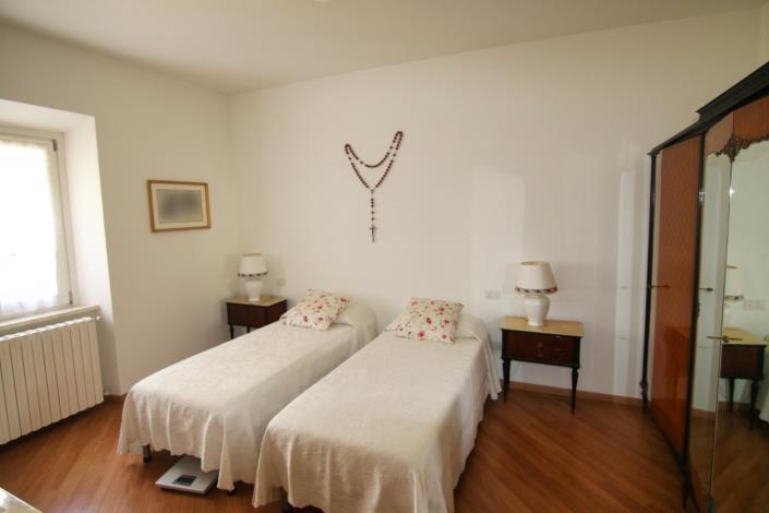 Image No.42-10 Bed Hotel for sale